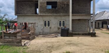 CONVERTIBLE 4-BEDROOM FLAT WITH DUPLEX POTENTIAL – 3-BED FLAT + 1-BED GROUND FLOOR